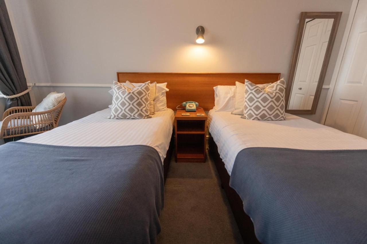 The Elizabeth 3*