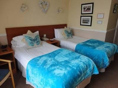 The Elizabeth 3*
