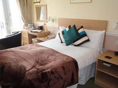 The Elizabeth 3*